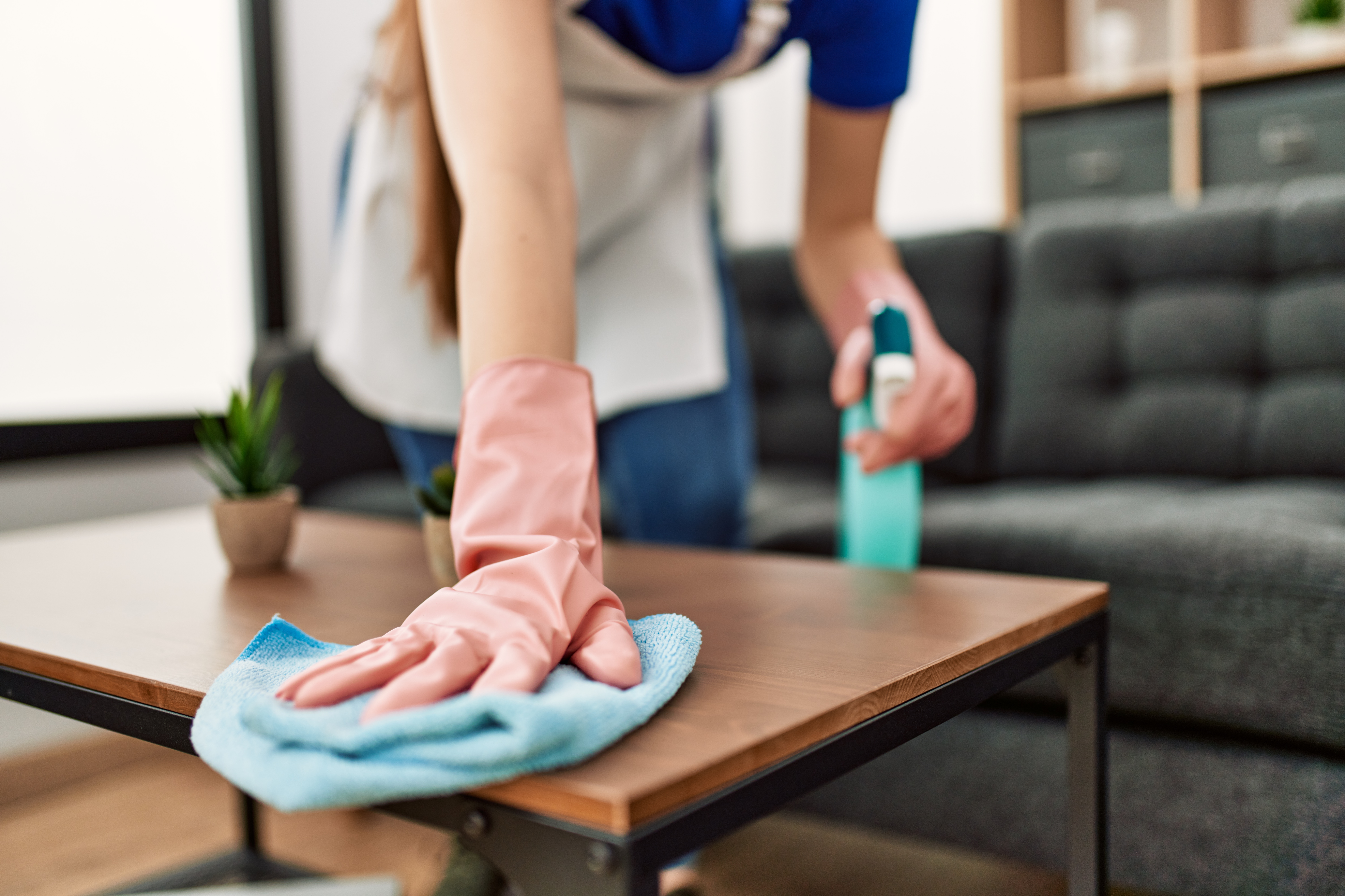 Recurring House Cleaning vs. One-Time Deep Clean: Which Is Right for Your Family? 1 House Cleaning Service